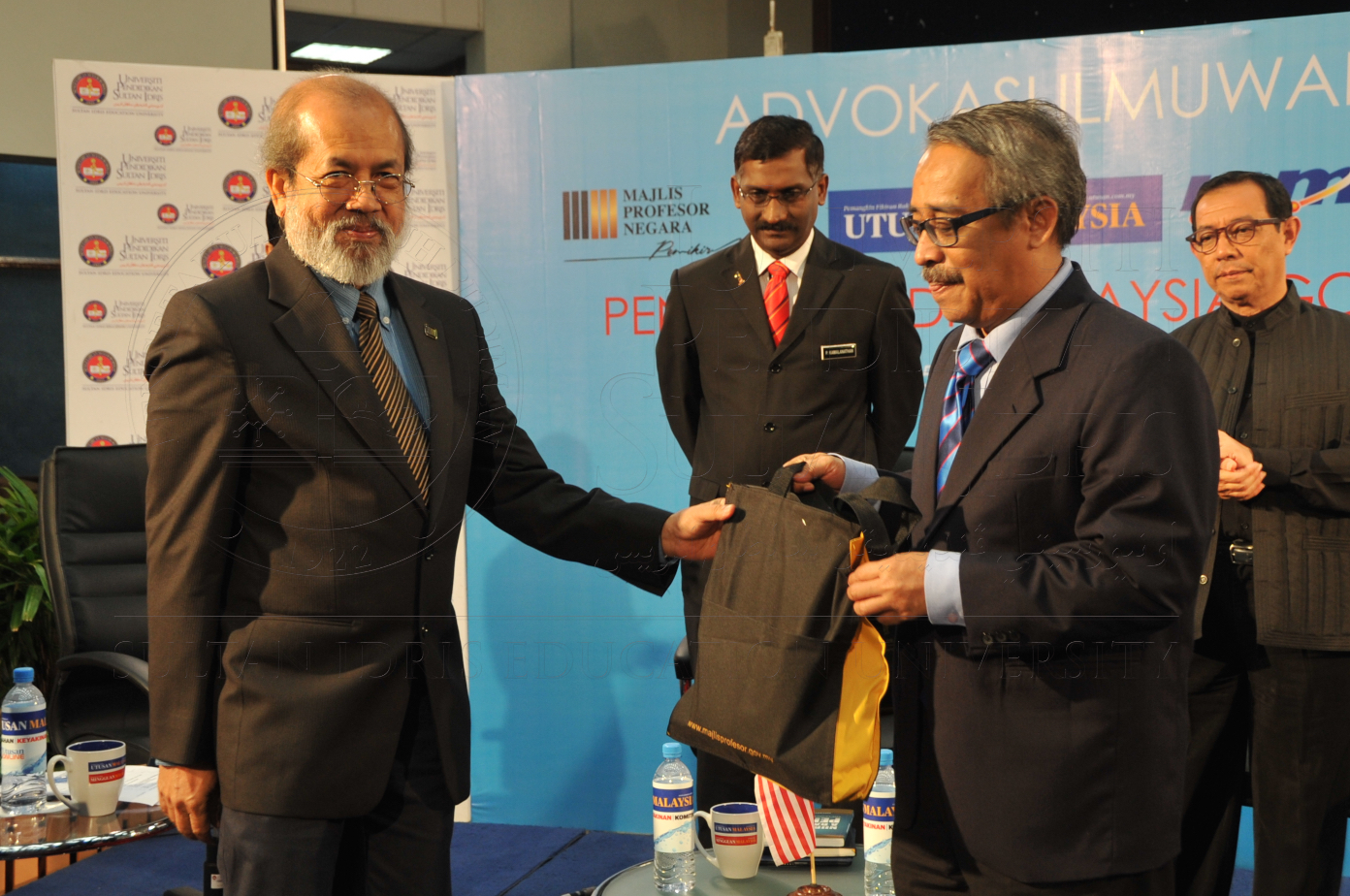 PRO15 151 ADVOKASI HAS 7324